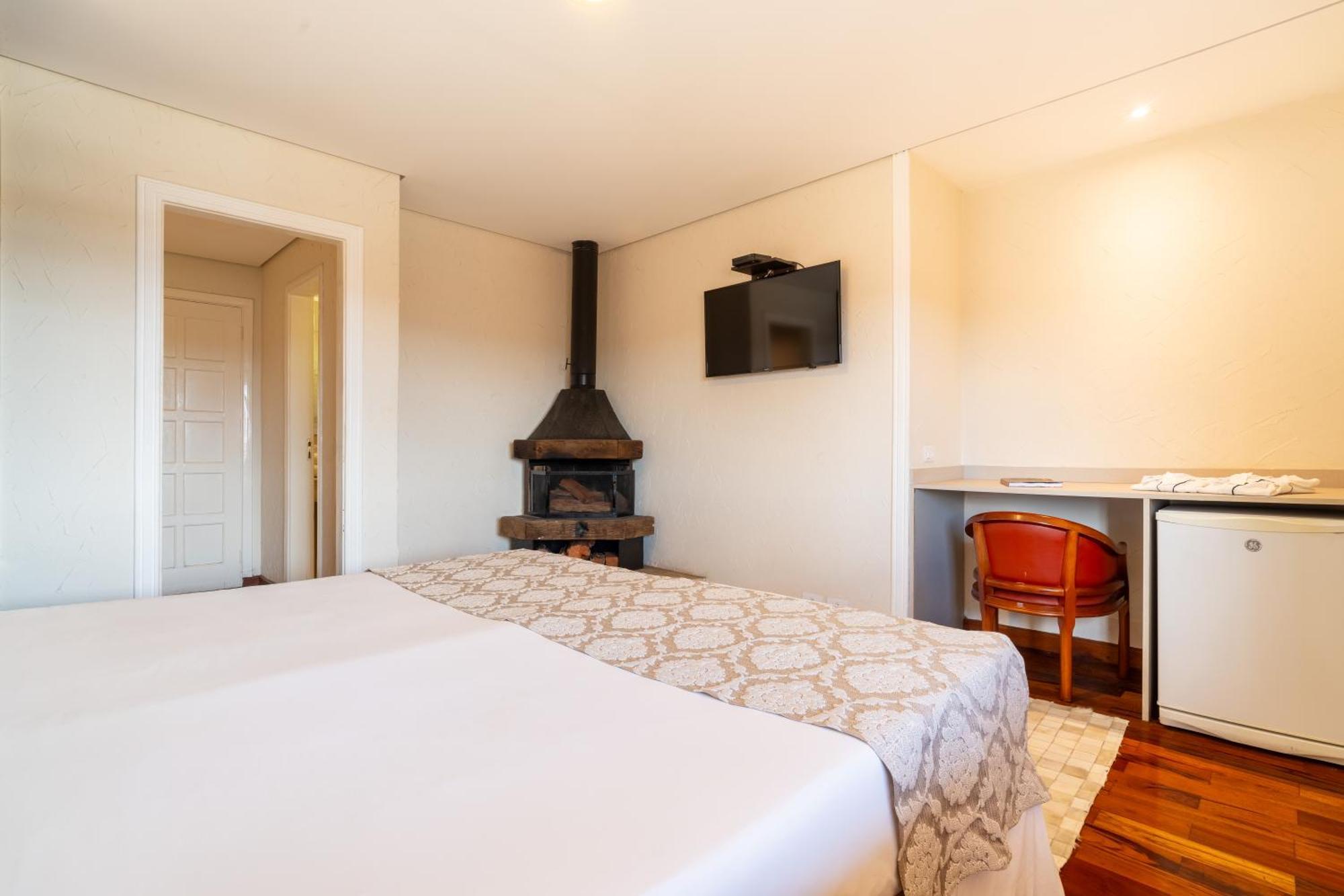 Chris Park Hotel